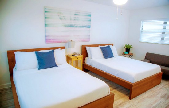 Welcome To St Pete Beach Suites - 2 Double Beds