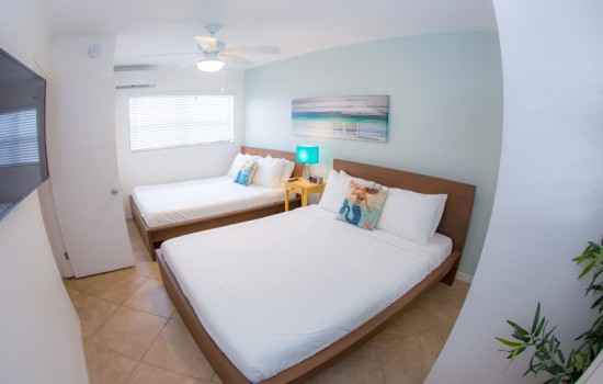 1 BEDROOM POOLSIDE SUITE 2 QUEENS – NON SMOKING